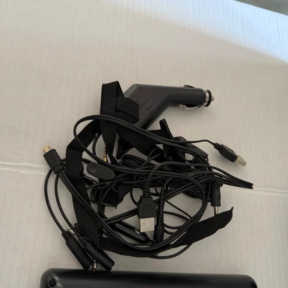 NEW Zeki 9” Smart Tablet + DVD Player Combo w/ Bonus Set of 2 Headphones